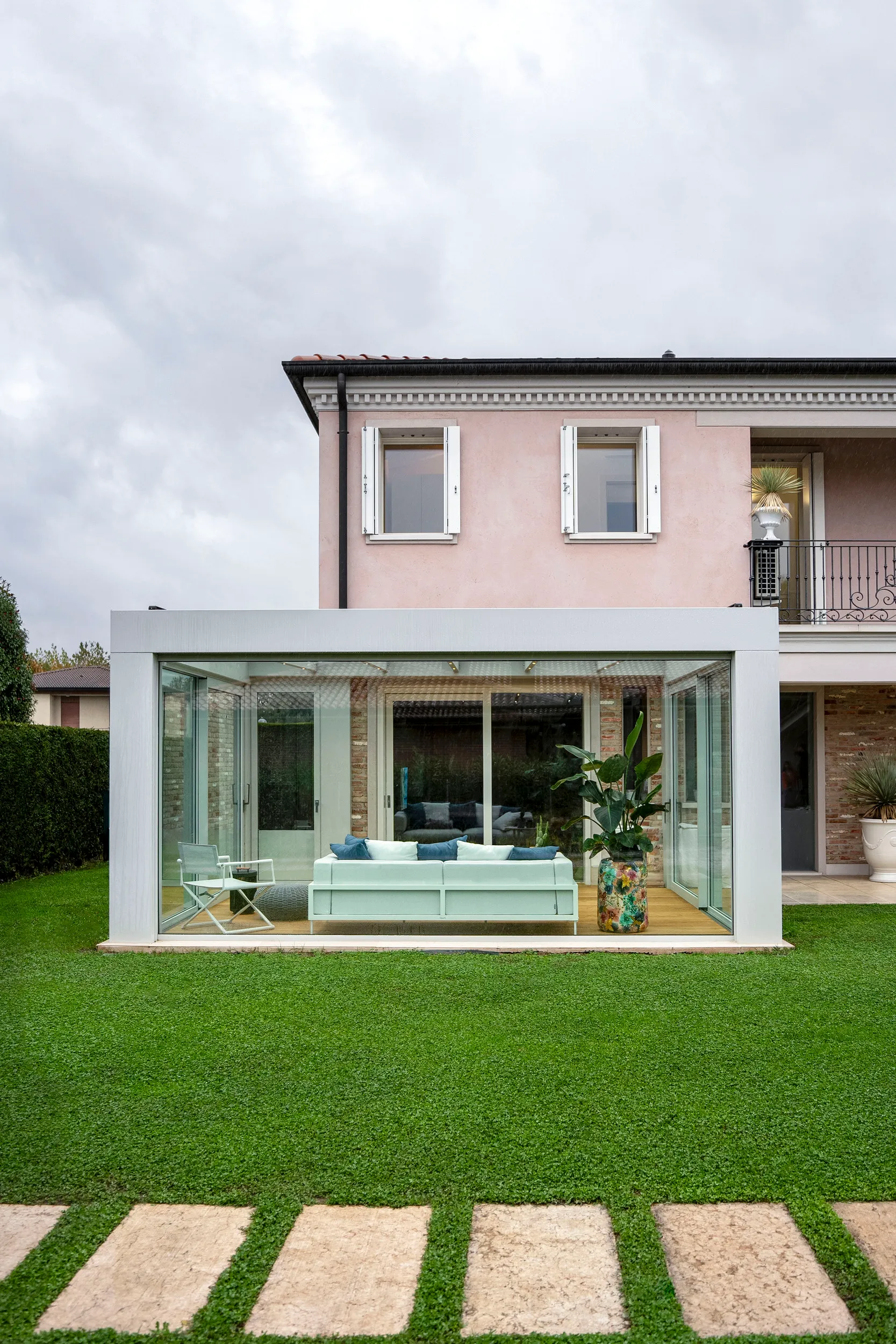Spazio Qubo con illuminazione spenta